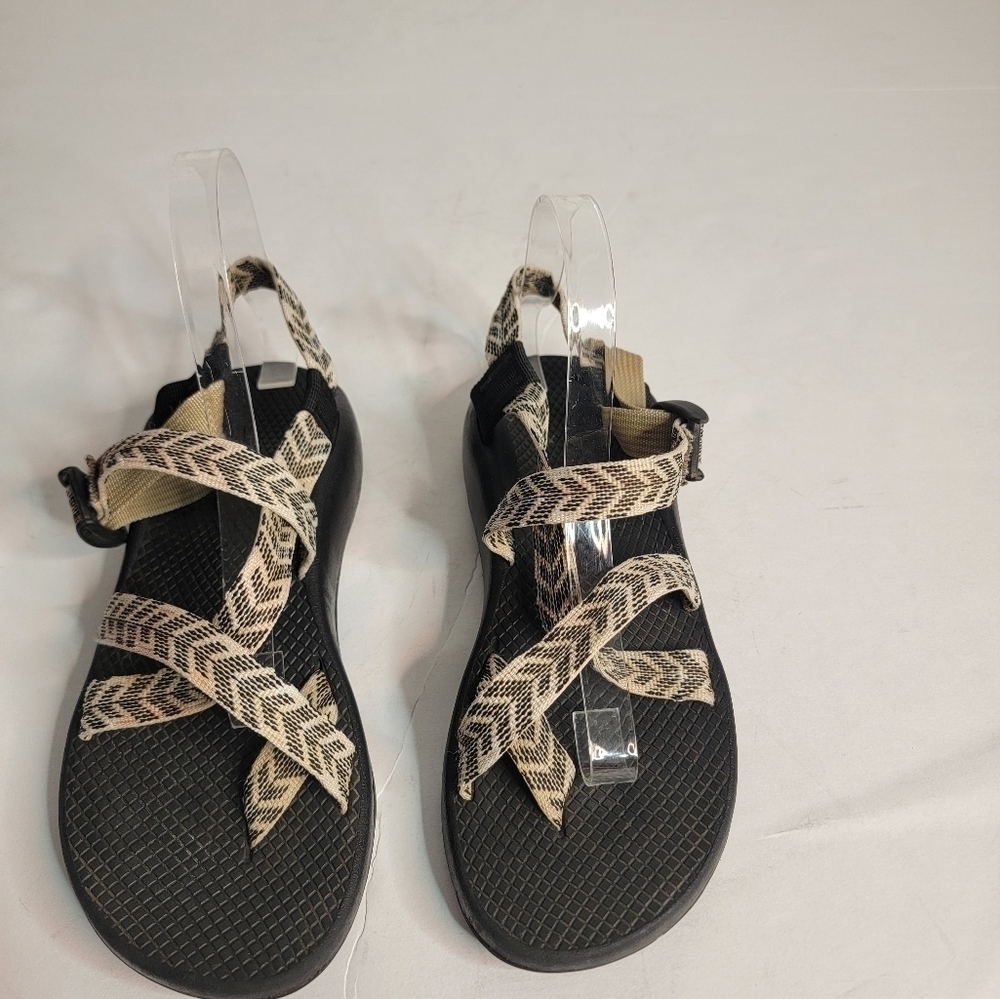 Chaco Sz 9 Sandals Tan Black Strappy